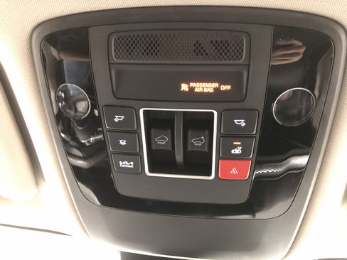 Certified 2024 Kia Carnival SX Prestige image 20