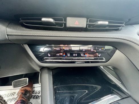 Used 2023 Buick Envision Essence w/ Sport Touring Package FWD image 24