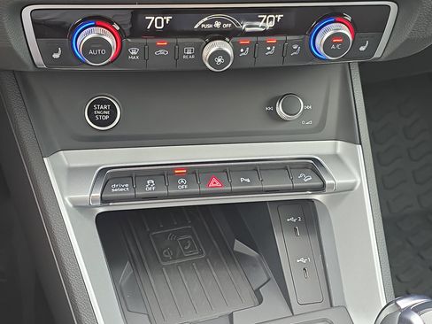 Certified 2025 Audi Q3 2.0T Premium w/ Convenience Package AWD/4WD image 22