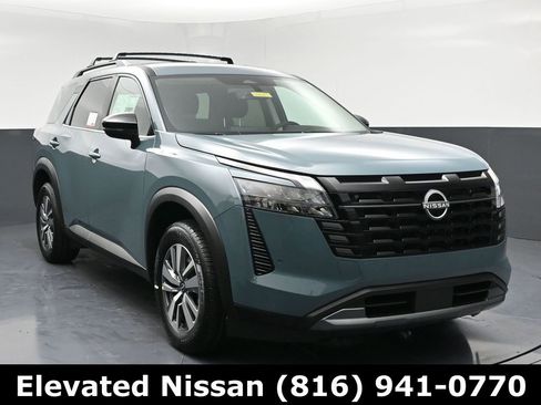 New 2026 Nissan Pathfinder SL AWD/4WD image 1