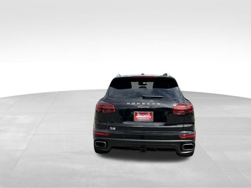 Used 2016 Porsche Cayenne AWD/4WD image 4