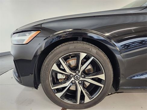 Used 2024 Volvo S60 B5 Core image 11