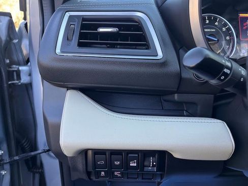 Used 2021 Subaru Ascent Limited w/ Technology Package image 12