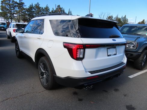 New 2026 Ford Explorer ST w/ Sun And Sound Package image 6