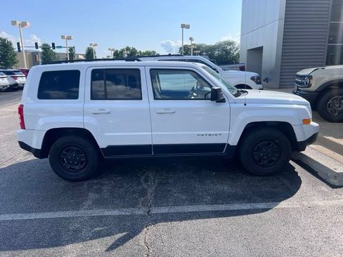 Used 2016 Jeep Patriot Sport w/ Power Value Group FWD image 2