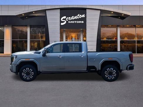 Certified 2025 GMC Sierra 3500 Denali Ultimate AWD/4WD image 2