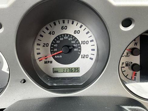 Used 2004 Nissan Frontier LE image 11