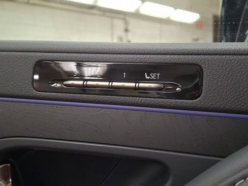 Used 2024 Lexus LX 600 4WD w/ Luxury Package image 24