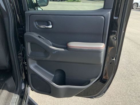 Used 2025 Nissan Frontier PRO-4X AWD/4WD image 47