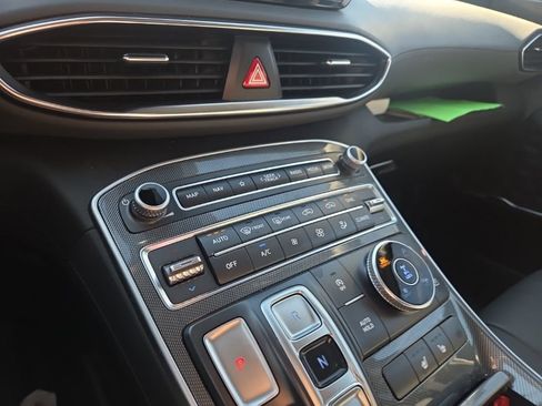 Used 2023 Hyundai Santa Fe SEL w/ Premium Package image 12