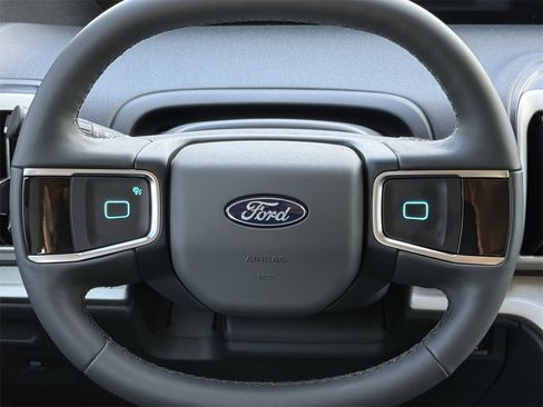 New 2026 Ford Expedition Active image 12