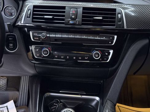 Used 2018 BMW M4 Coupe RWD image 22