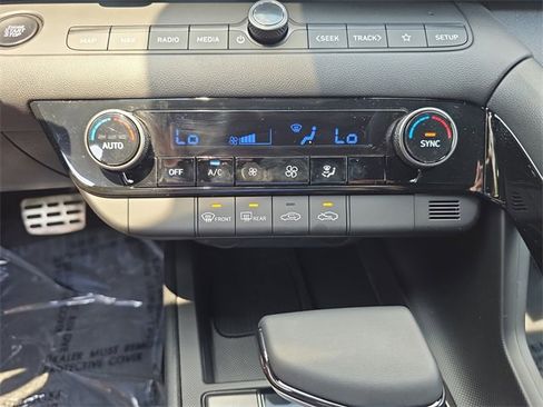 New 2025 Hyundai Elantra SEL image 19