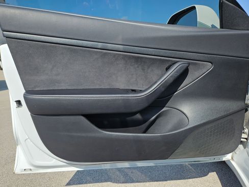 Used 2020 Tesla Model 3 Standard Range Plus image 11