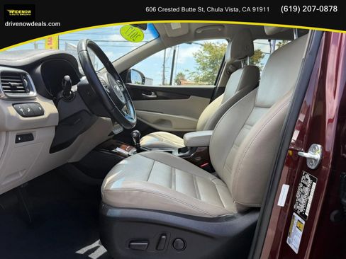 Used 2017 Kia Sorento EX FWD image 12