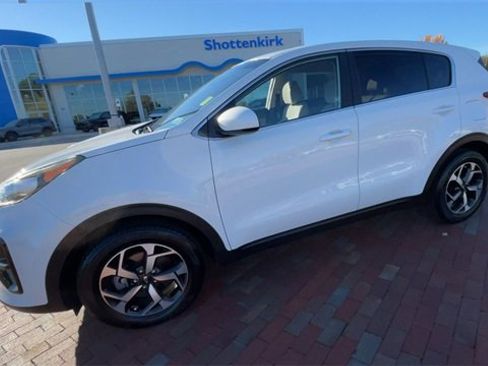 Used 2020 Kia Sportage LX image 6