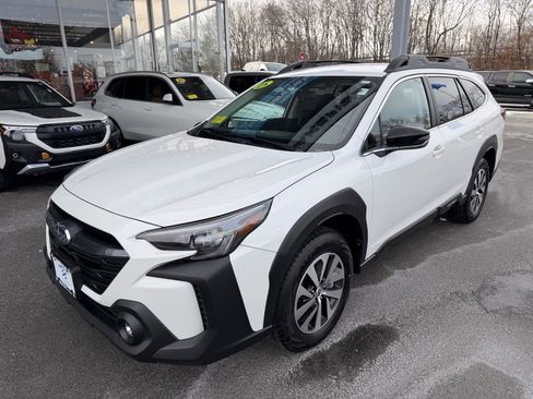 Certified 2025 Subaru Outback Premium image 9