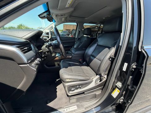 Used 2020 Chevrolet Suburban LT AWD/4WD image 11