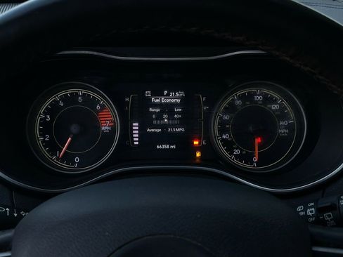 Used 2021 Jeep Cherokee Latitude Plus image 16