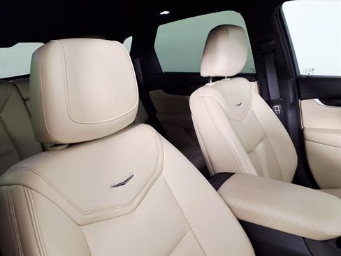 Used 2018 Cadillac XT5 FWD w/ LPO, Wheel Lock Package image 10