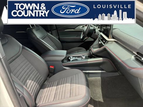 Used 2025 Ford Explorer ST-Line w/ ST-Line Street Pack AWD/4WD image 25