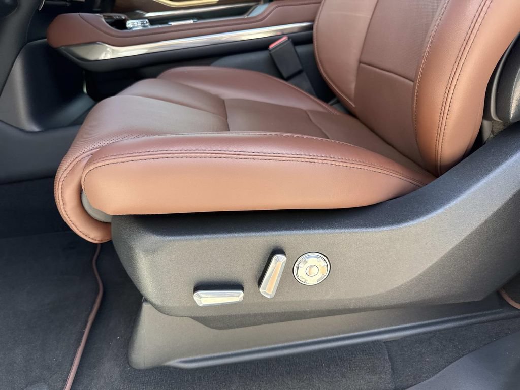New 2026 Lincoln Navigator Reserve AWD/4WD image 22