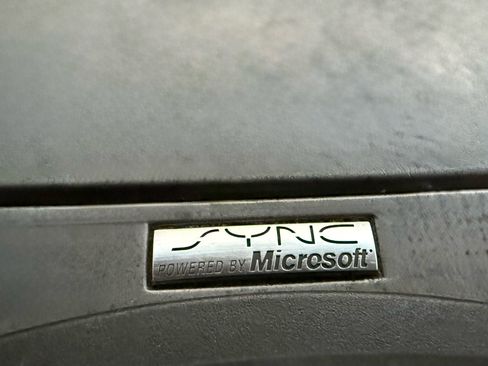 Used 2010 Ford Taurus SEL image 42