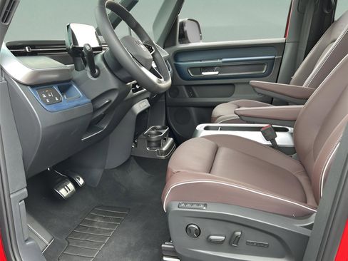 New 2025 Volkswagen ID. Buzz Pro S Plus image 12