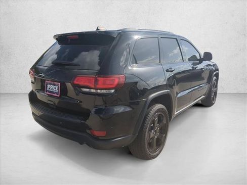 Used 2018 Jeep Grand Cherokee Laredo AWD/4WD image 5