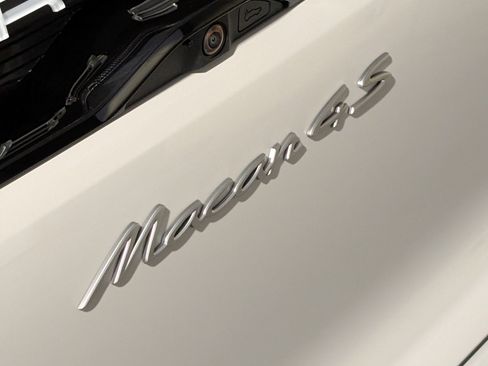 New 2026 Porsche Macan 4S Electric image 15