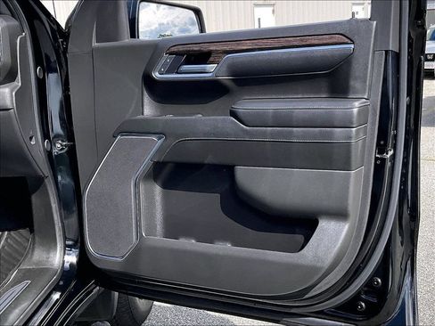 Used 2025 GMC Sierra 1500 Elevation AWD/4WD image 12