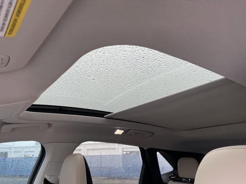 Used 2022 Ford Escape Titanium w/ Class II Trailer Tow Package image 33