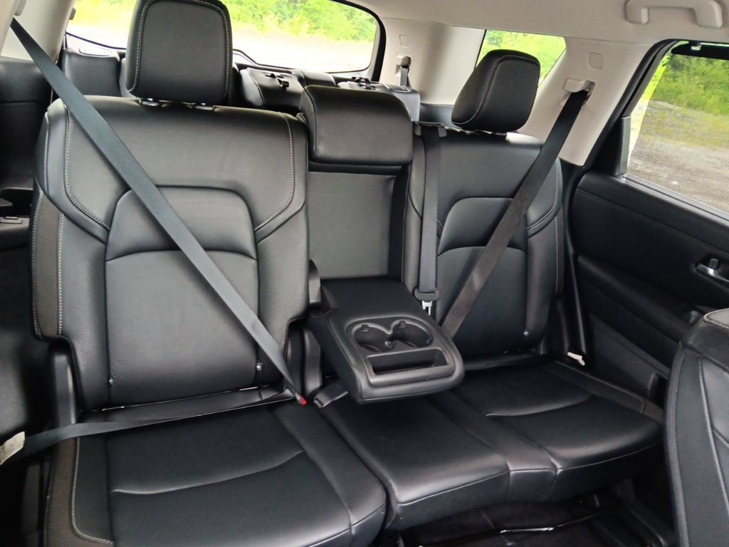 Used 2023 Nissan Pathfinder SL AWD/4WD image 41
