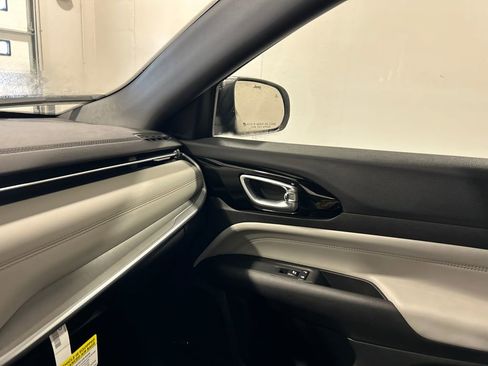 New 2026 Jeep Compass Limited w/ Sun, Sound & Navigation Group image 28