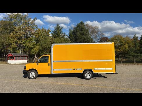 Used 2021 GMC Savana 3500 Extended w/ Power Convenience Package image 2