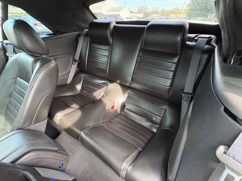 Used 2010 Ford Mustang GT Premium RWD image 9