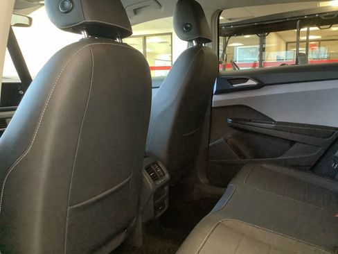 Used 2024 Volkswagen Taos SE image 19