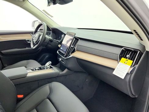 New 2026 Volvo XC90 B5 Core image 13
