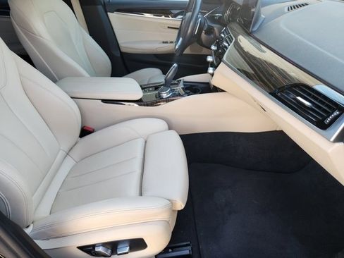 Used 2018 BMW 530i image 13