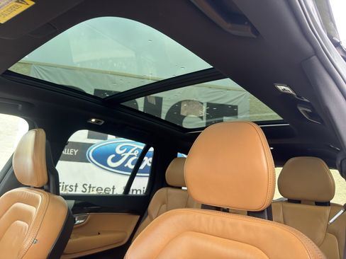 Used 2018 Volvo XC90 T6 Momentum w/ Convenience Package image 19