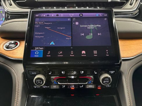 Used 2025 Jeep Grand Cherokee Summit AWD/4WD image 21