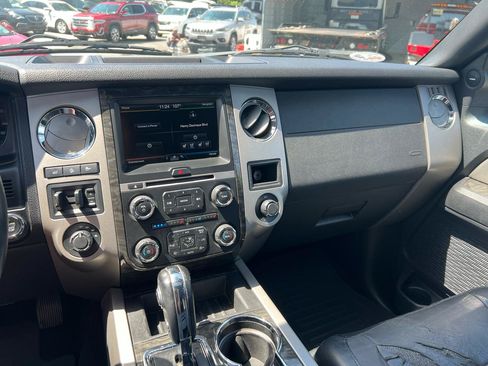 Used 2015 Ford Expedition Limited w/ Equipment Group 301A AWD/4WD image 9