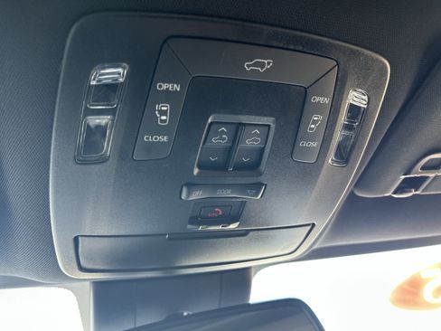 Certified 2025 Toyota Sienna XSE w/ XSE Premium Package AWD/4WD image 37