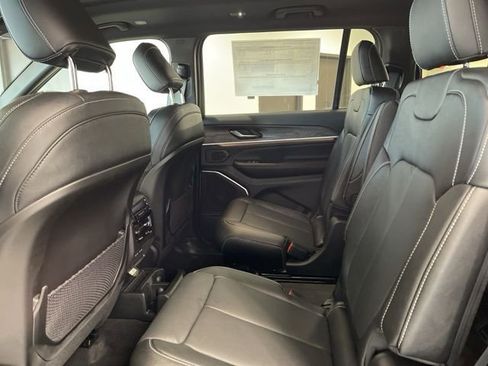 New 2026 Jeep Grand Cherokee L Limited image 23