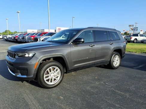 Used 2023 Jeep Grand Cherokee L Laredo AWD/4WD image 3