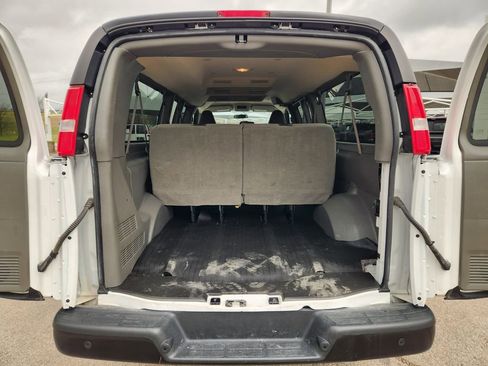 Used 2023 Chevrolet Express 3500 LS image 31