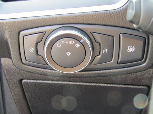 Used 2019 Ford Edge SE w/ SE Fleet Driver's Package image 16