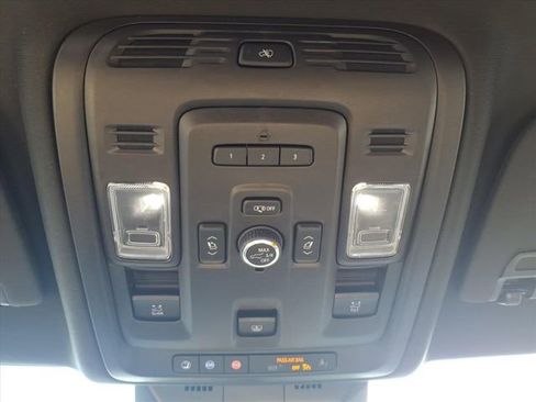 Used 2023 Cadillac Escalade ESV Premium Luxury image 24