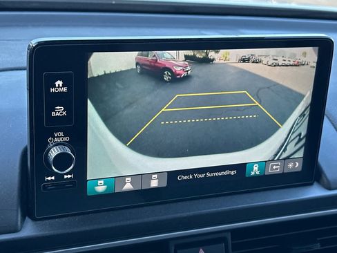 Used 2024 Honda Pilot Touring image 22