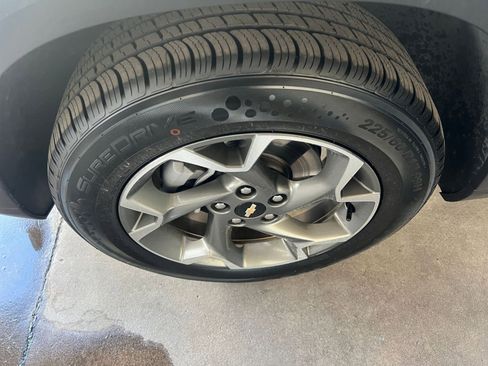 Used 2025 Chevrolet Trax LT w/ LT Convenience Package FWD image 30